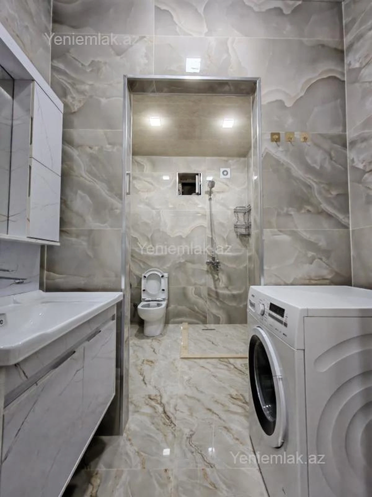 Satılır 7 otaqlı həyət evi 200 m²