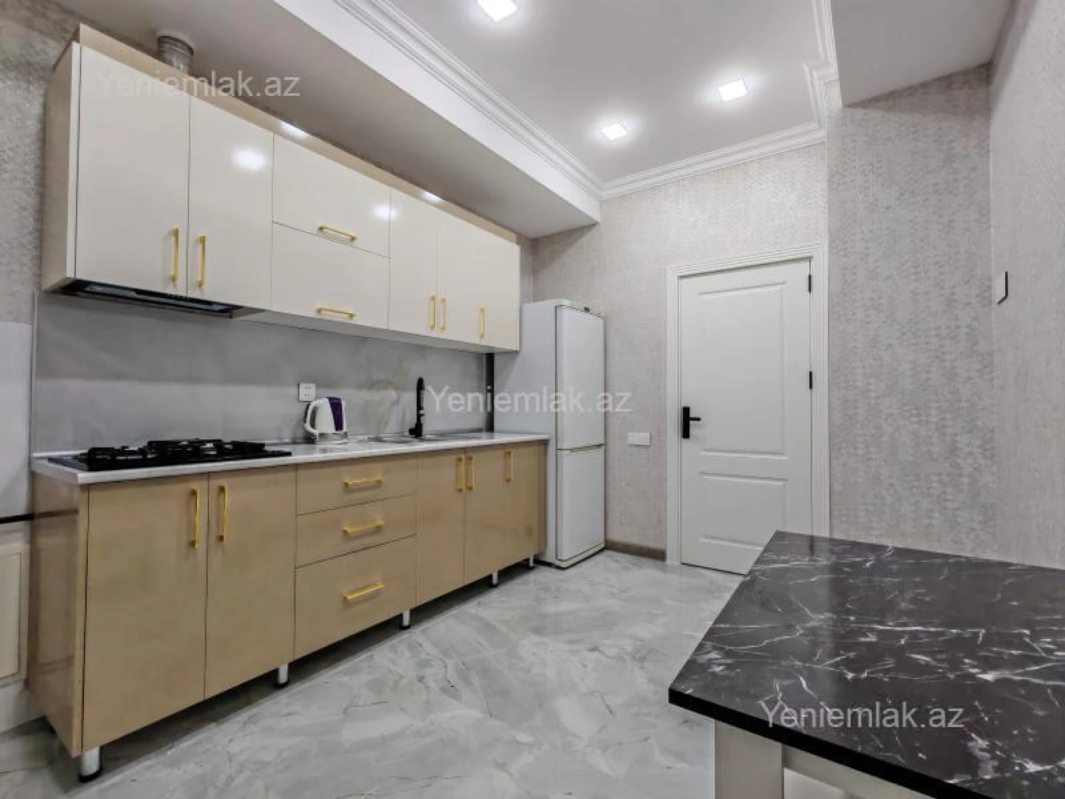 Satılır 7 otaqlı həyət evi 200 m²