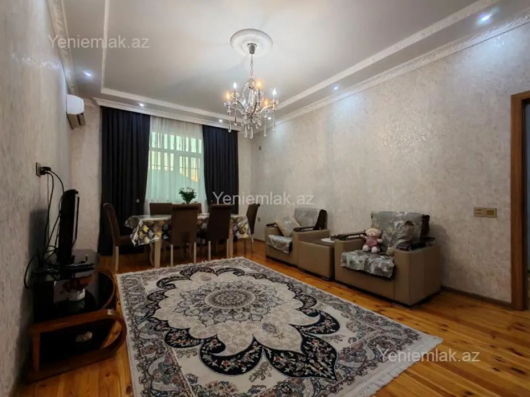 Satılır 7 otaqlı həyət evi 200 m²