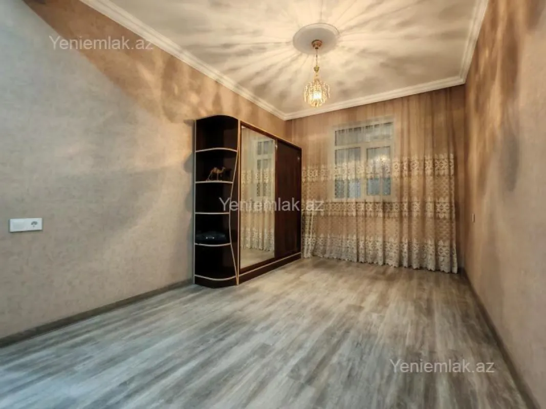 Satılır 7 otaqlı həyət evi 200 m²