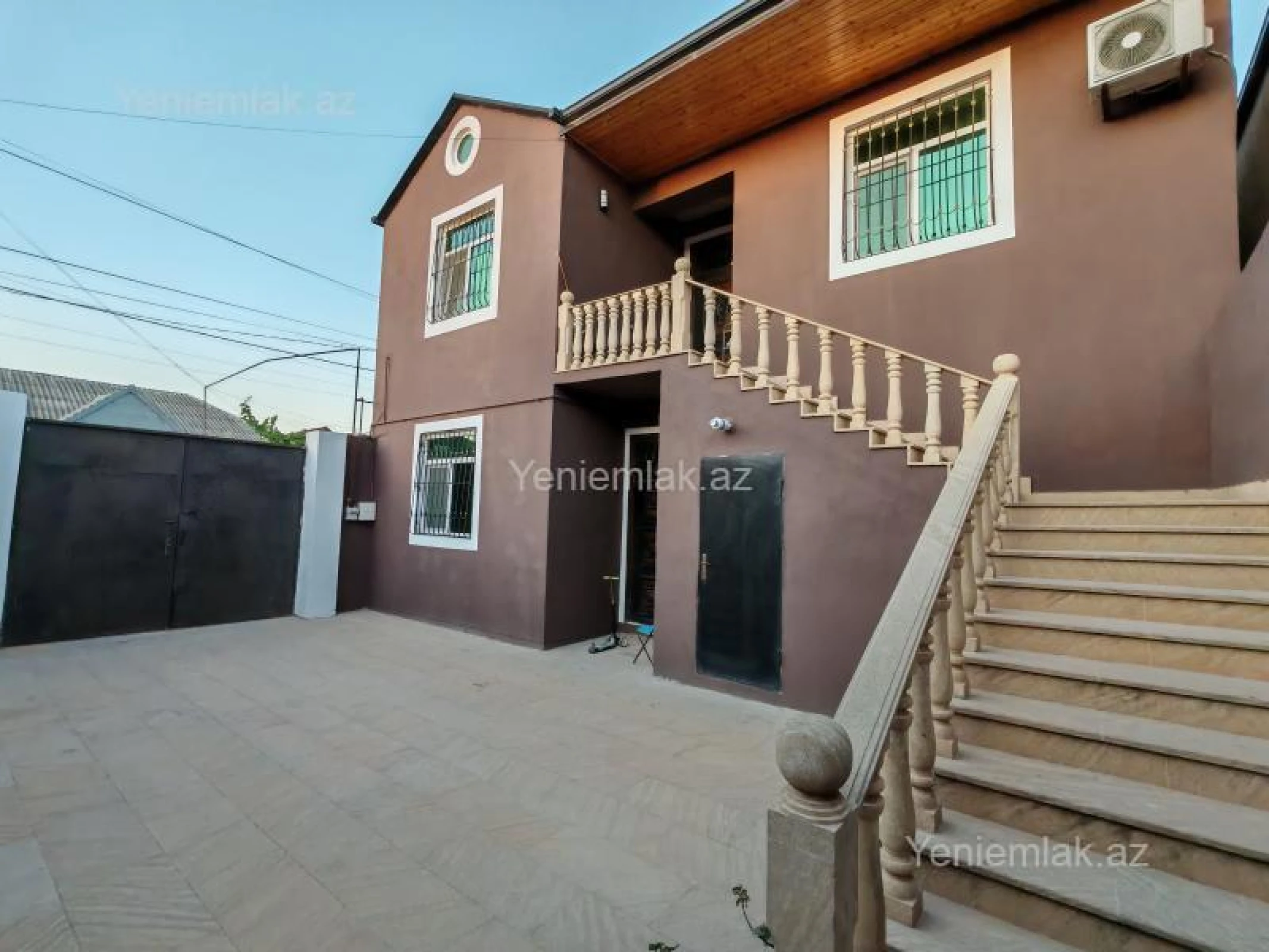 Satılır 7 otaqlı həyət evi 200 m²