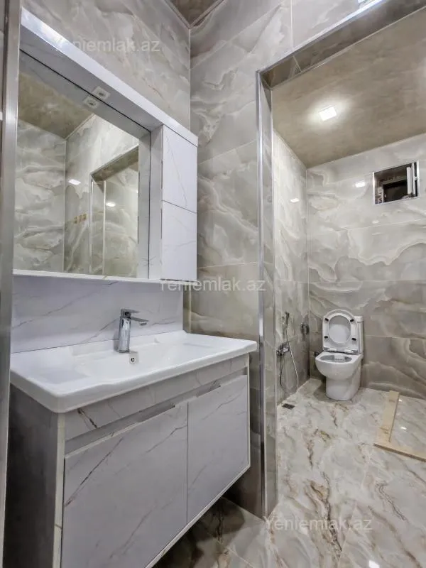 Satılır 7 otaqlı həyət evi 200 m²