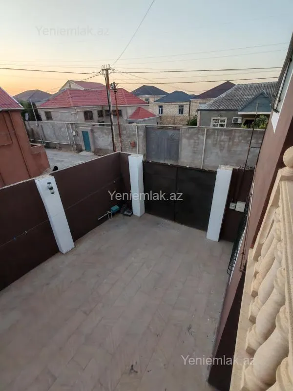 Satılır 7 otaqlı həyət evi 200 m²