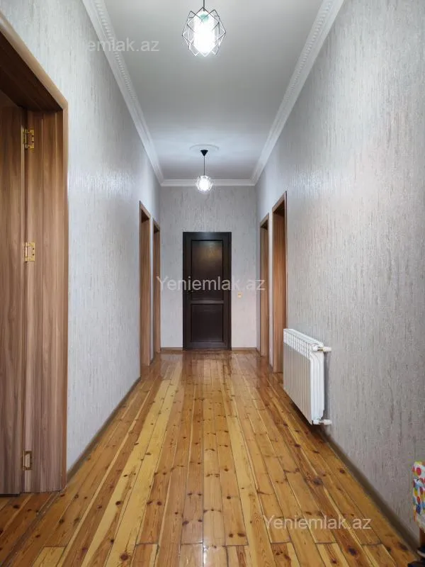 Satılır 7 otaqlı həyət evi 200 m²