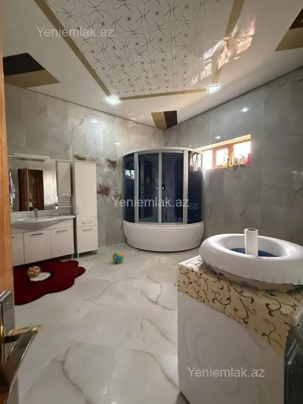 Satılır 6 otaqlı həyət evi 400 m²