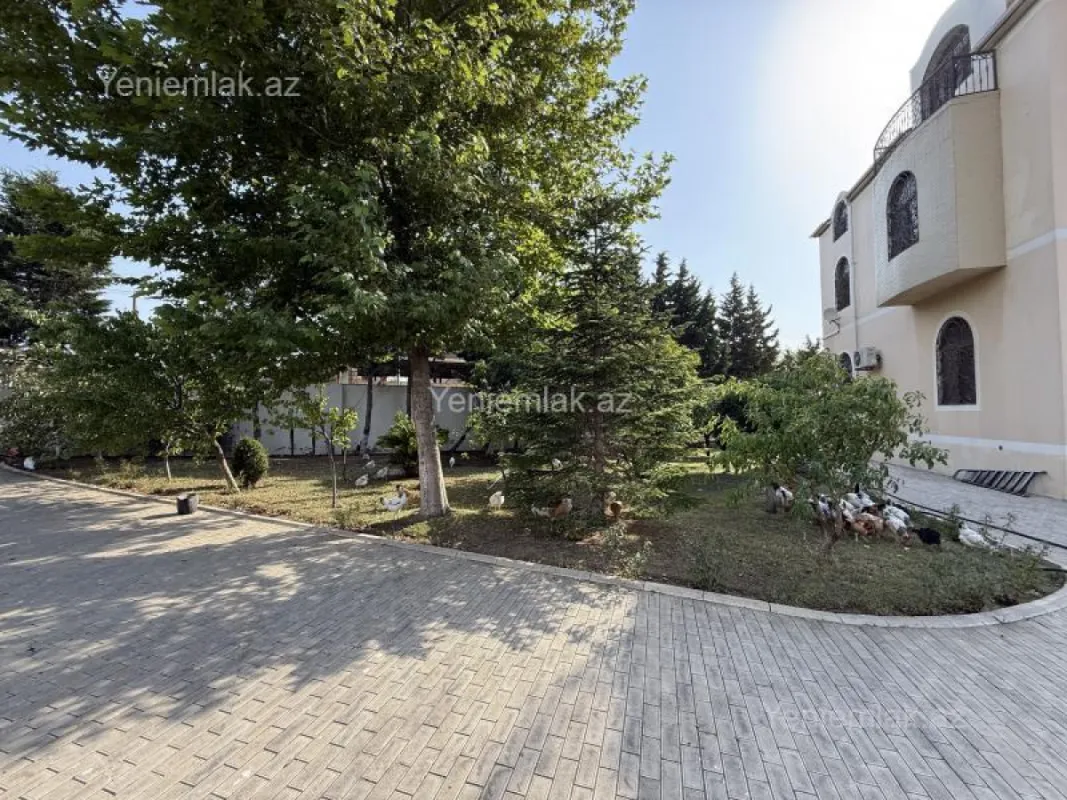 Satılır 6 otaqlı həyət evi 400 m²