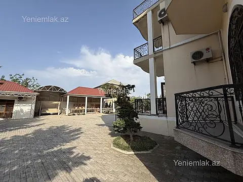 Satılır 6 otaqlı həyət evi 400 m²