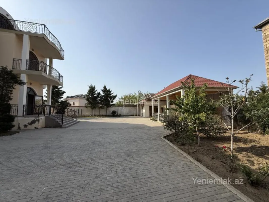 Satılır 6 otaqlı həyət evi 400 m²
