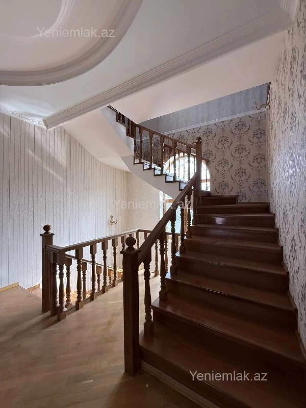 Satılır 6 otaqlı həyət evi 400 m²