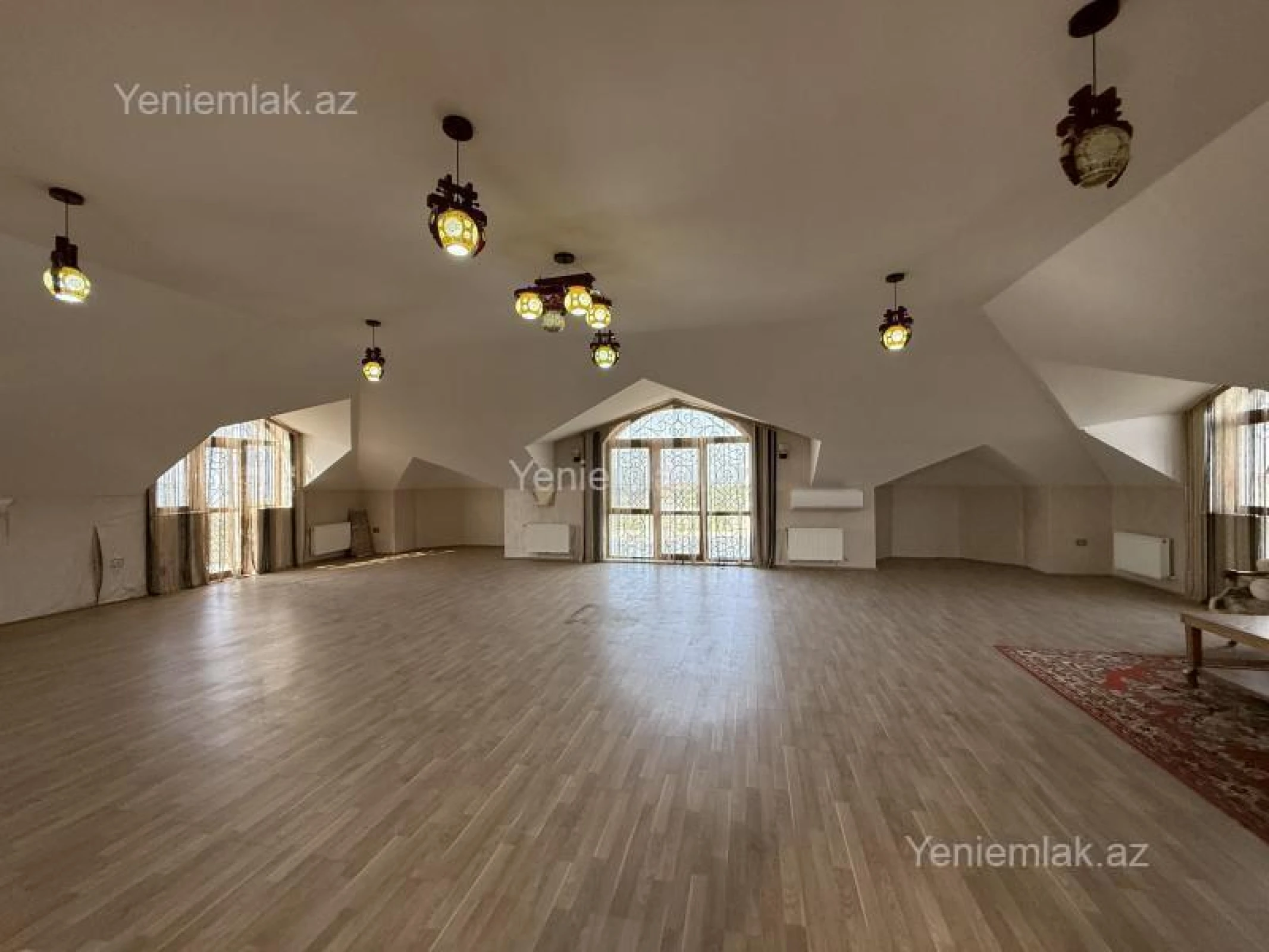 Satılır 6 otaqlı həyət evi 400 m²