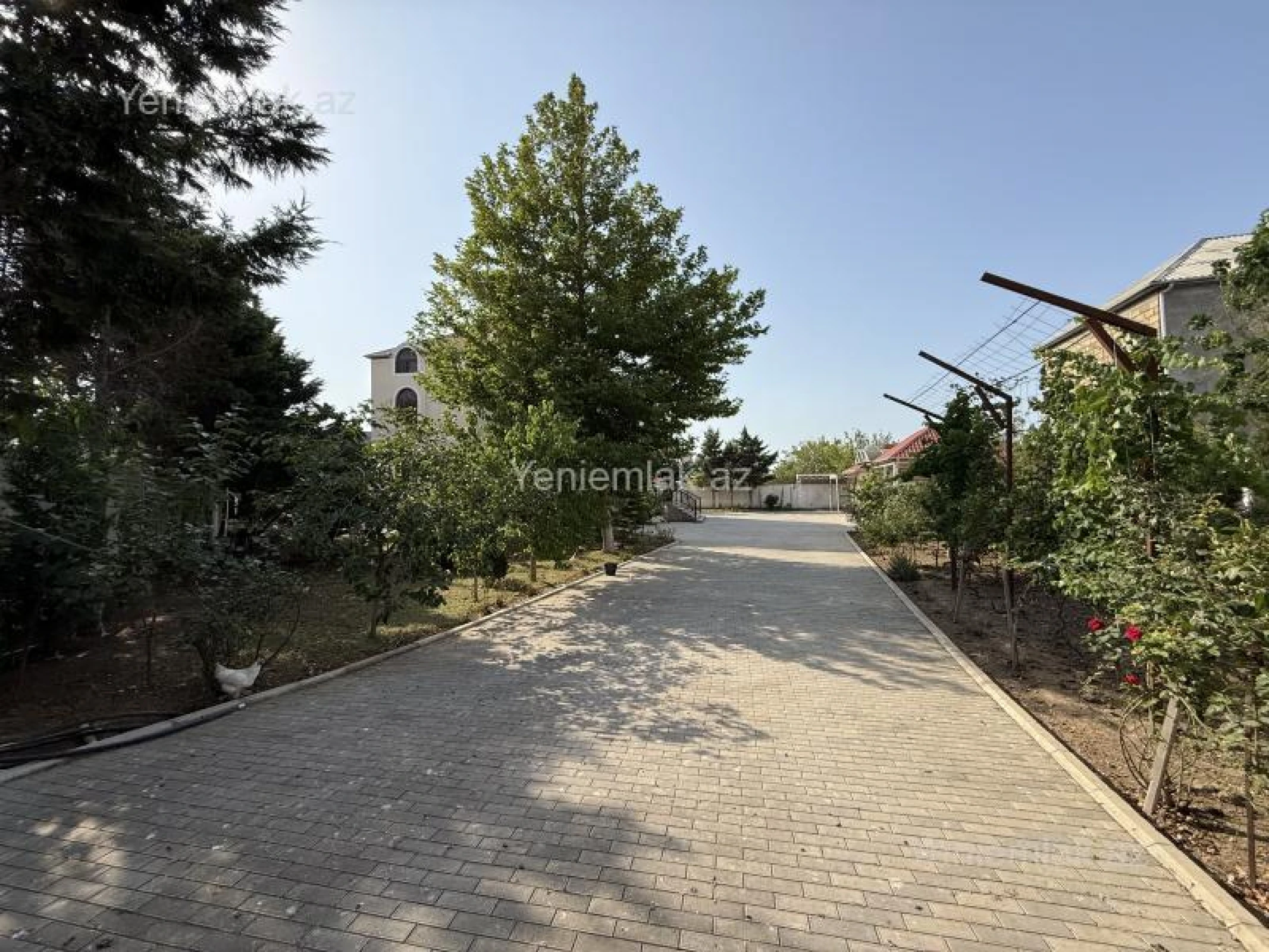 Satılır 6 otaqlı həyət evi 400 m²