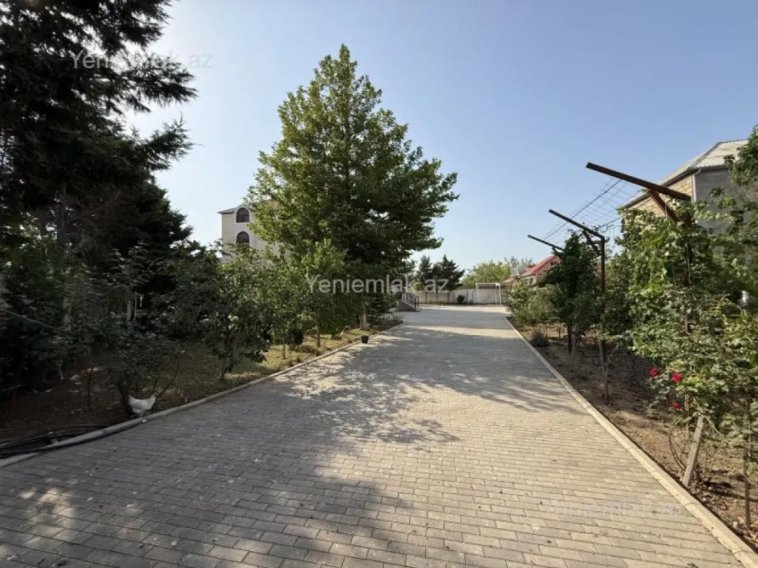 Satılır 6 otaqlı həyət evi 400 m²
