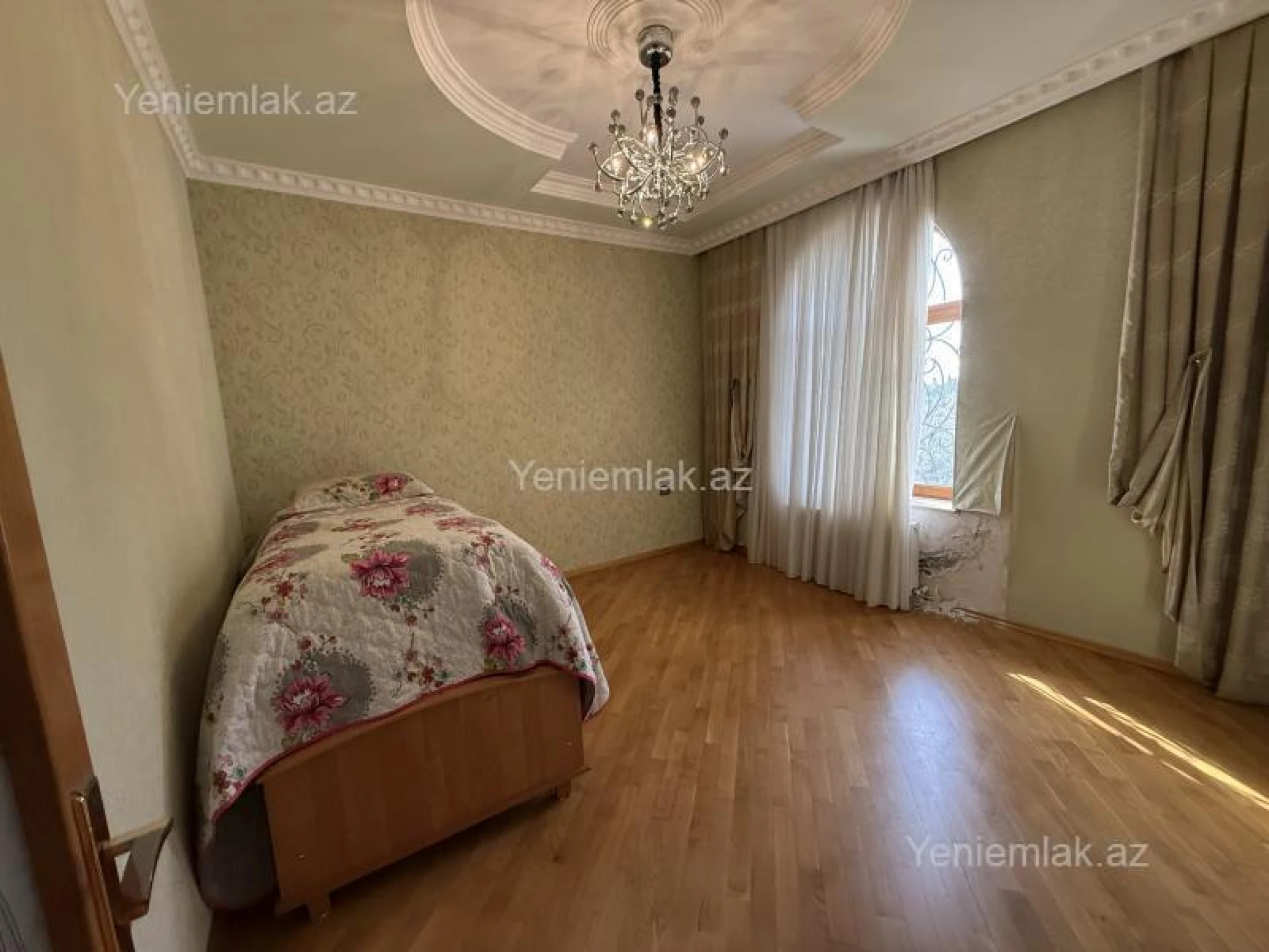 Satılır 6 otaqlı həyət evi 400 m²