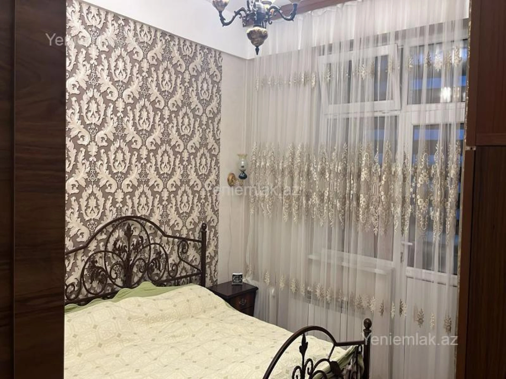 Satılır 2 otaqlı köhnə tikili 83 m²