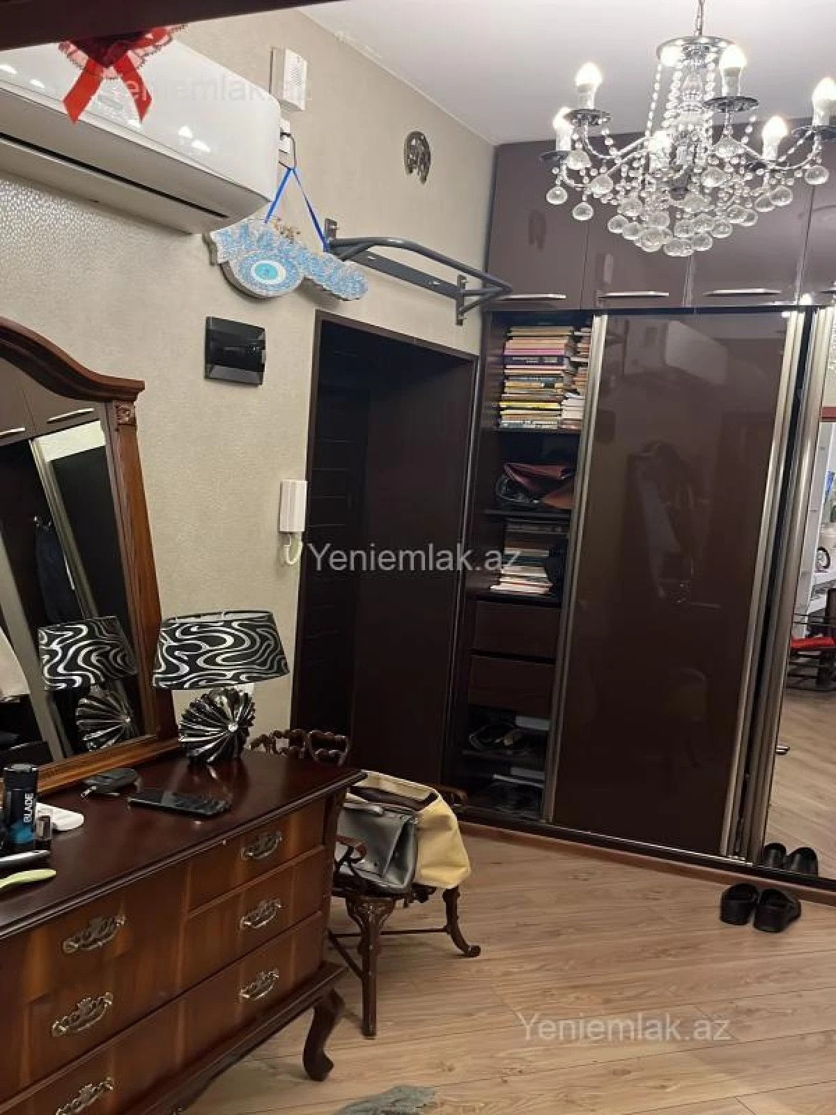 Satılır 2 otaqlı köhnə tikili 83 m²