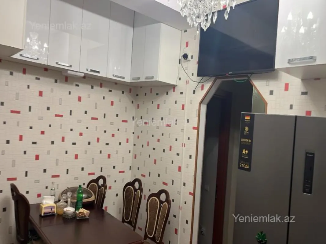 Satılır 2 otaqlı köhnə tikili 83 m²