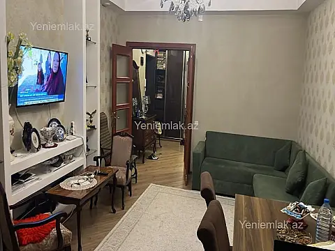 Satılır 2 otaqlı köhnə tikili 83 m²