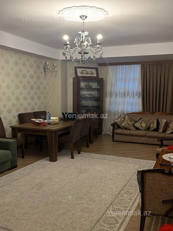 Satılır 2 otaqlı köhnə tikili 83 m²