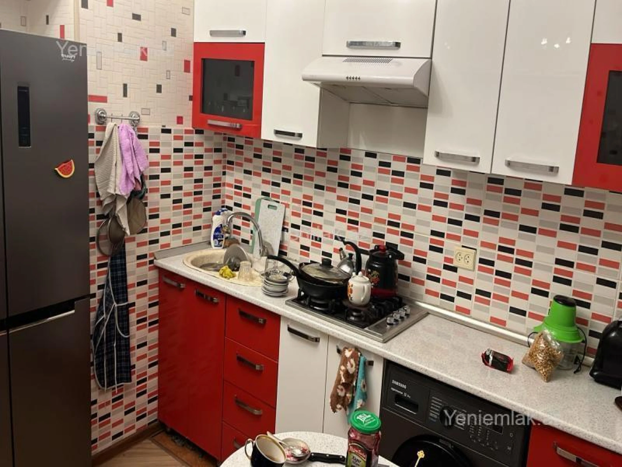 Satılır 2 otaqlı köhnə tikili 83 m²