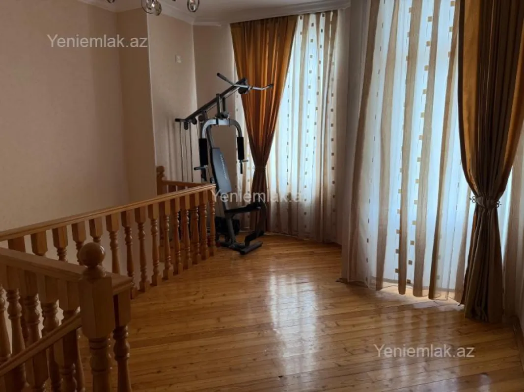Satılır 6 otaqlı həyət evi 310 m²