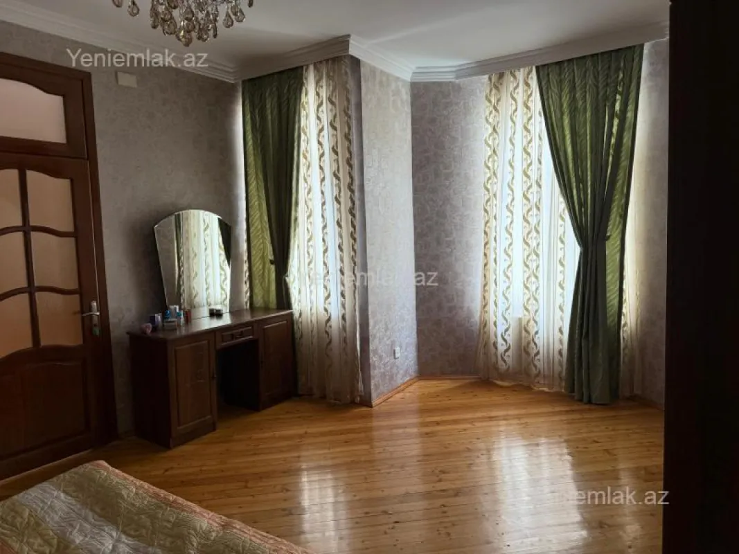 Satılır 6 otaqlı həyət evi 310 m²