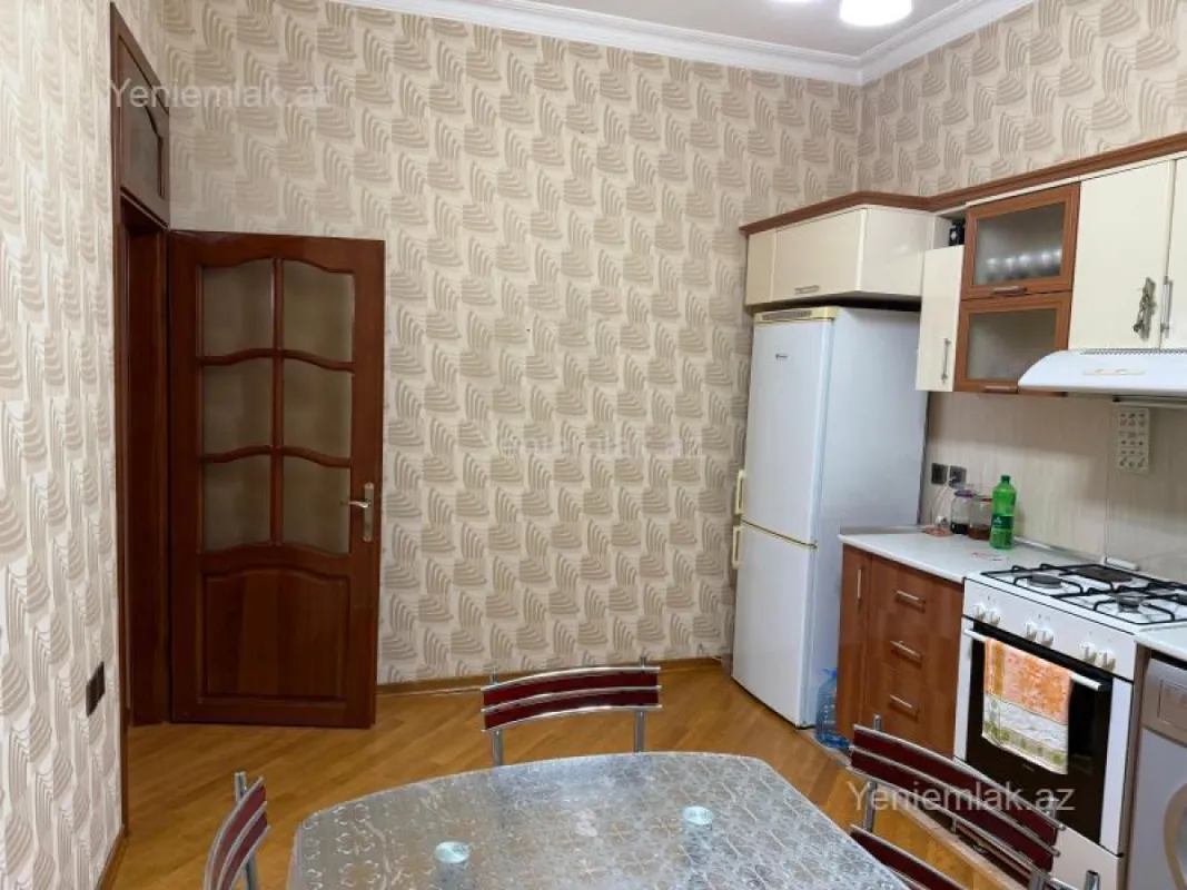 Satılır 6 otaqlı həyət evi 310 m²