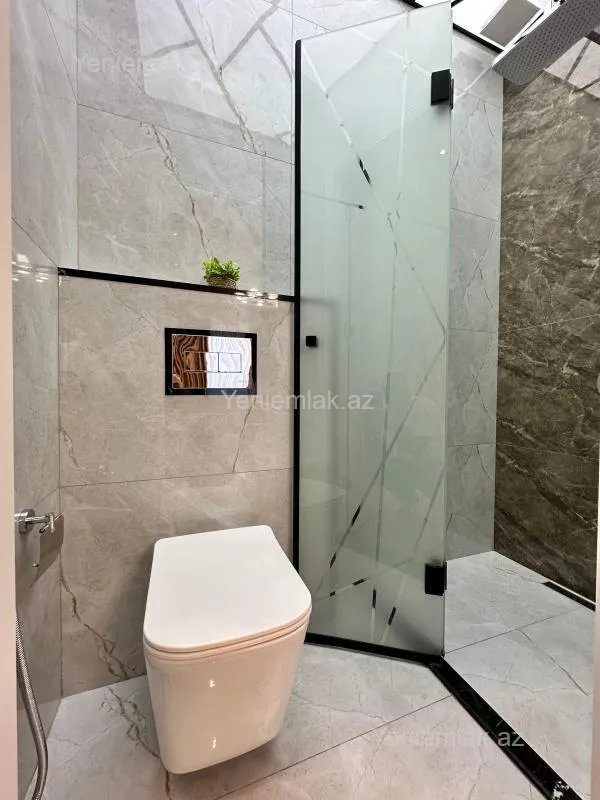 Satılır 3 otaqlı yeni tikili 135 m²