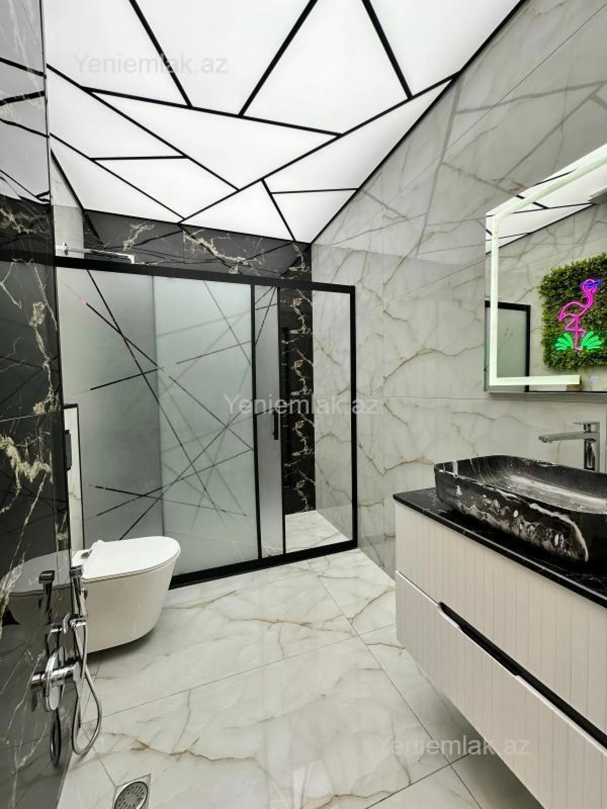 Satılır 3 otaqlı yeni tikili 135 m²