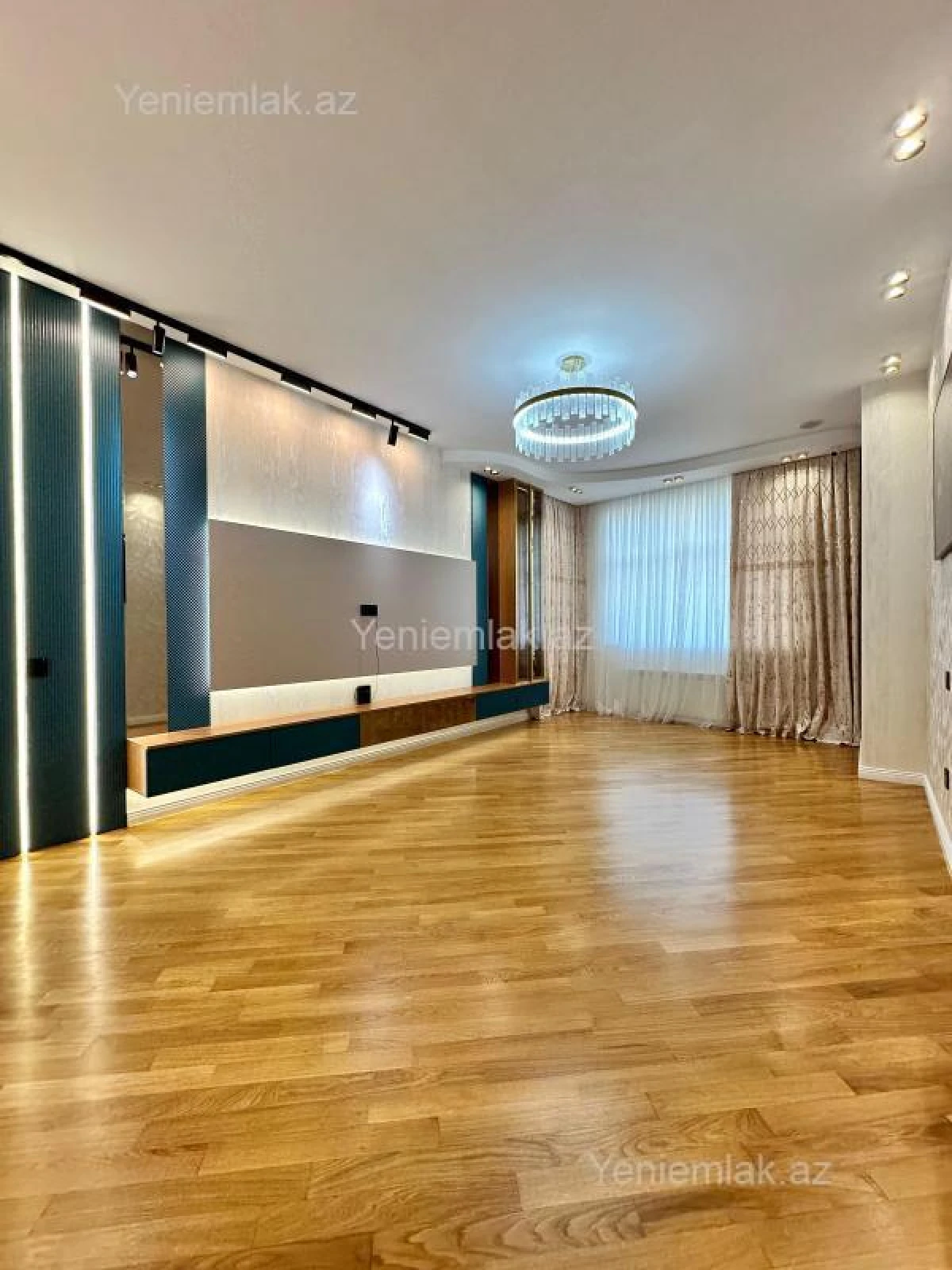 Satılır 3 otaqlı yeni tikili 135 m²