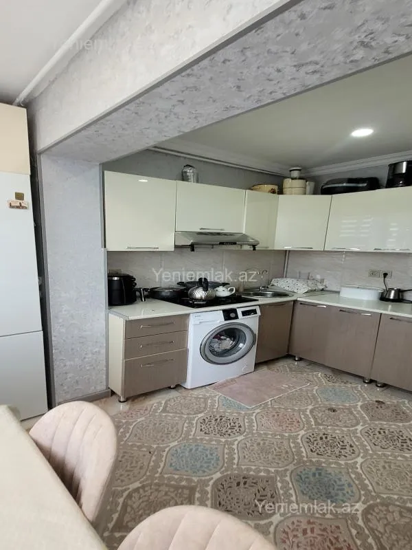 Satılır 3 otaqlı köhnə tikili 80 m²