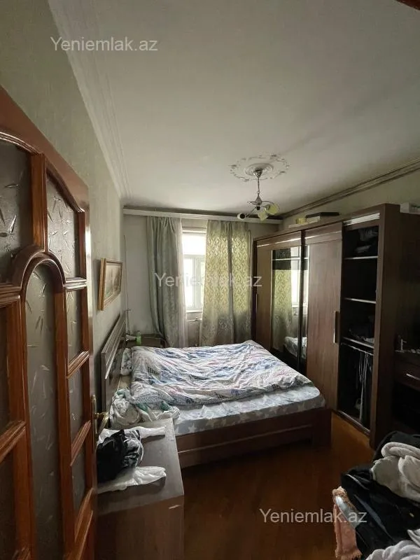 Satılır 3 otaqlı köhnə tikili 76 m²