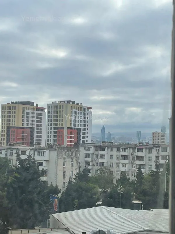 Satılır 3 otaqlı köhnə tikili 76 m²