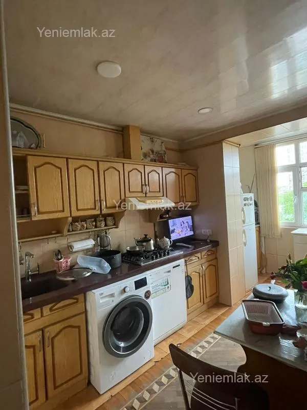 Satılır 3 otaqlı köhnə tikili 76 m²