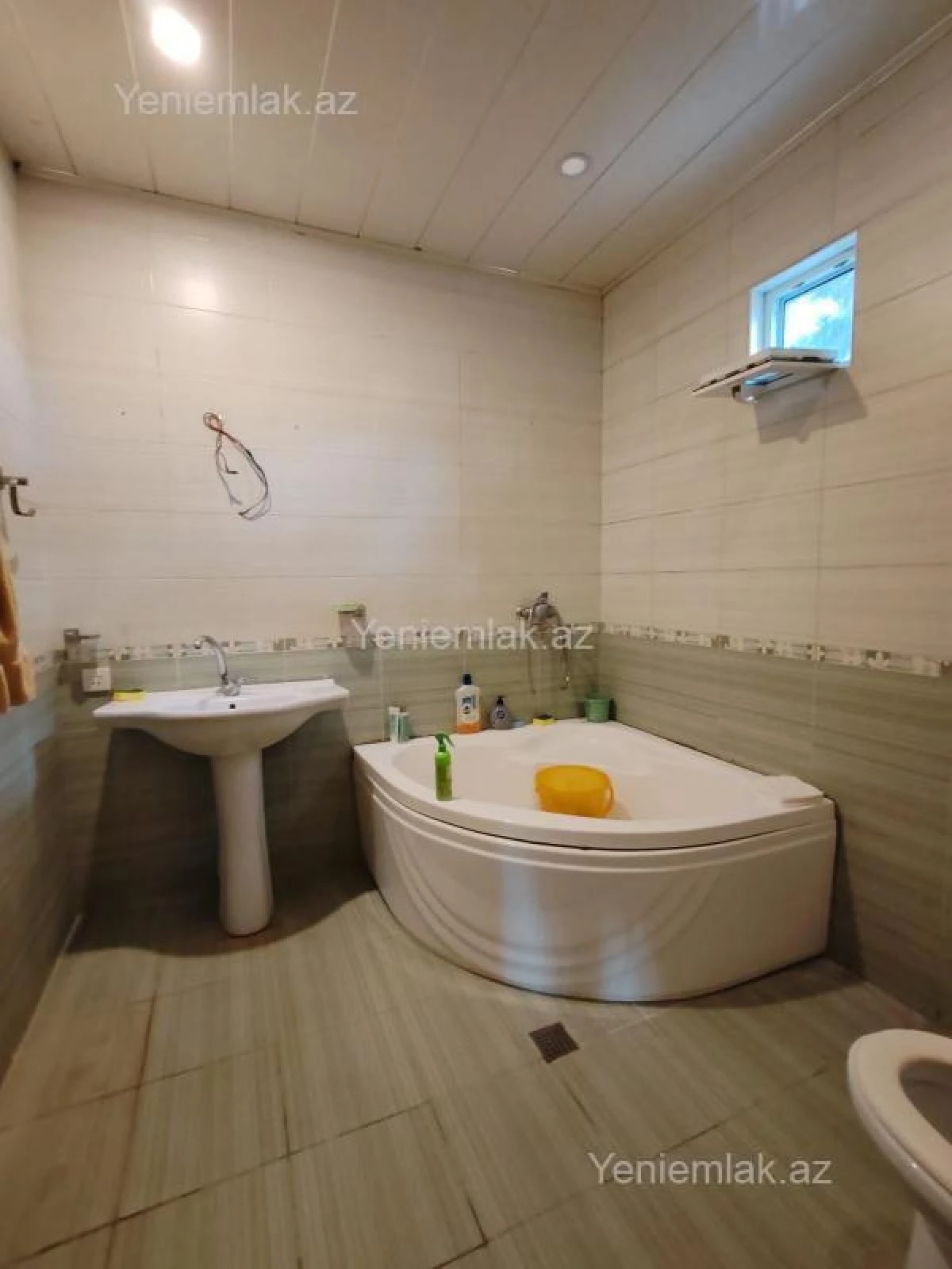 Satılır 4 otaqlı həyət evi 220 m²