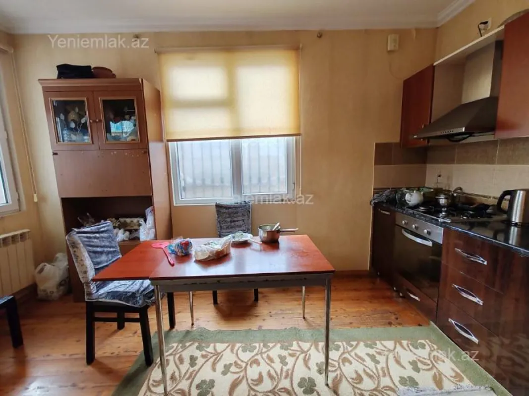 Satılır 4 otaqlı həyət evi 220 m²