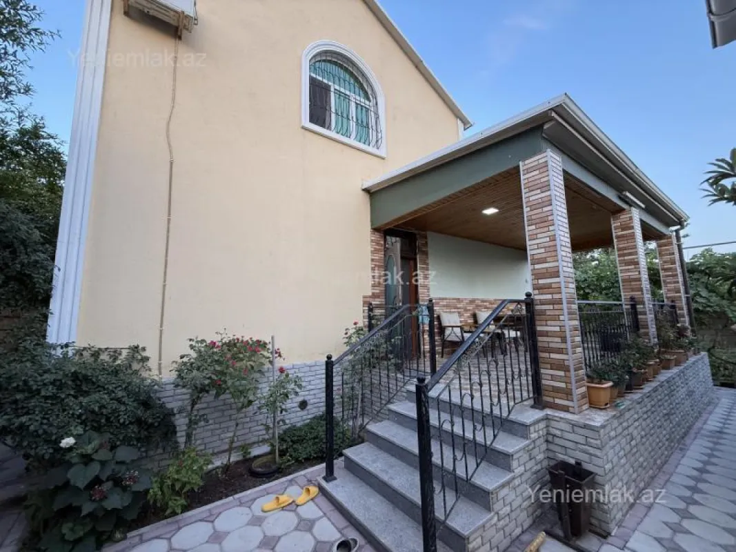 Satılır 4 otaqlı həyət evi 170 m²