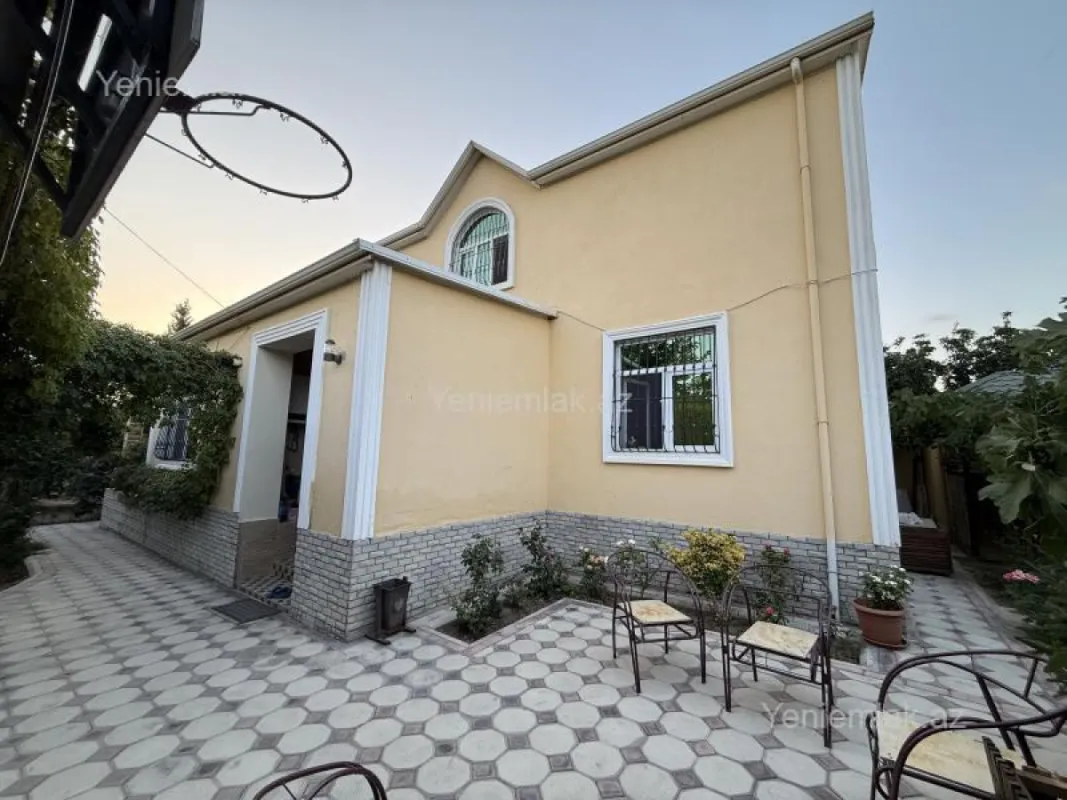 Satılır 4 otaqlı həyət evi 170 m²