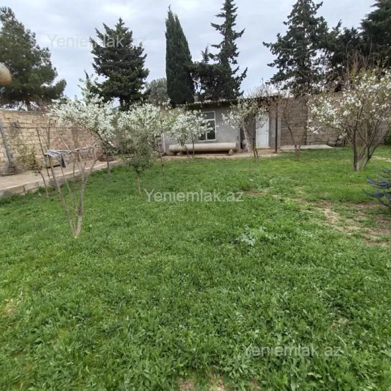 Satılır 5 otaqlı həyət evi 300 m²
