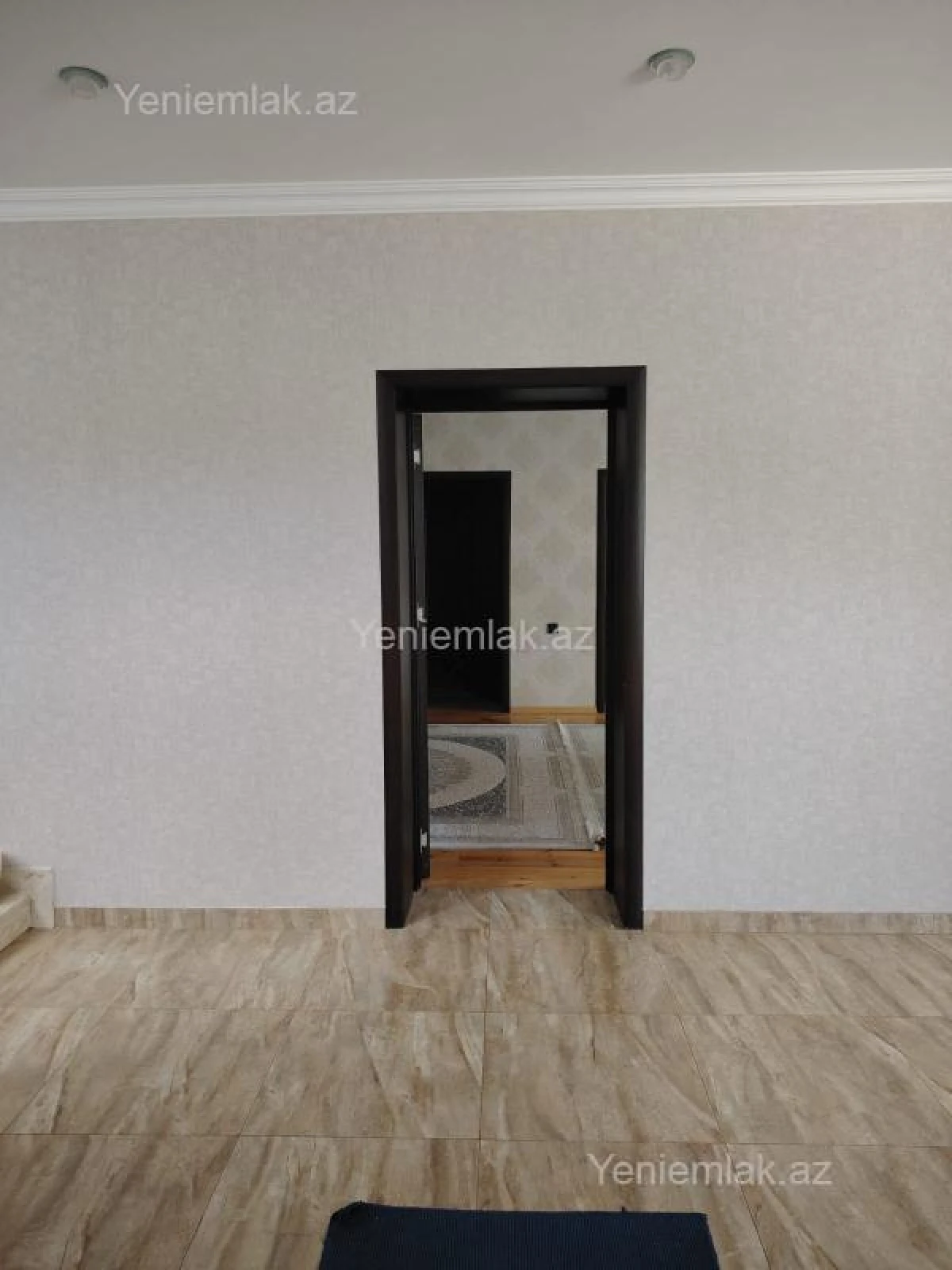 Satılır 5 otaqlı həyət evi 300 m²