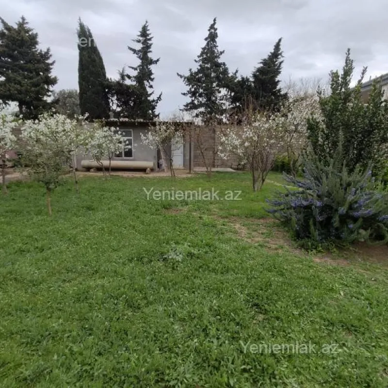 Satılır 5 otaqlı həyət evi 300 m²