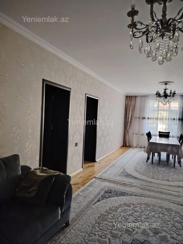 Satılır 5 otaqlı həyət evi 300 m²