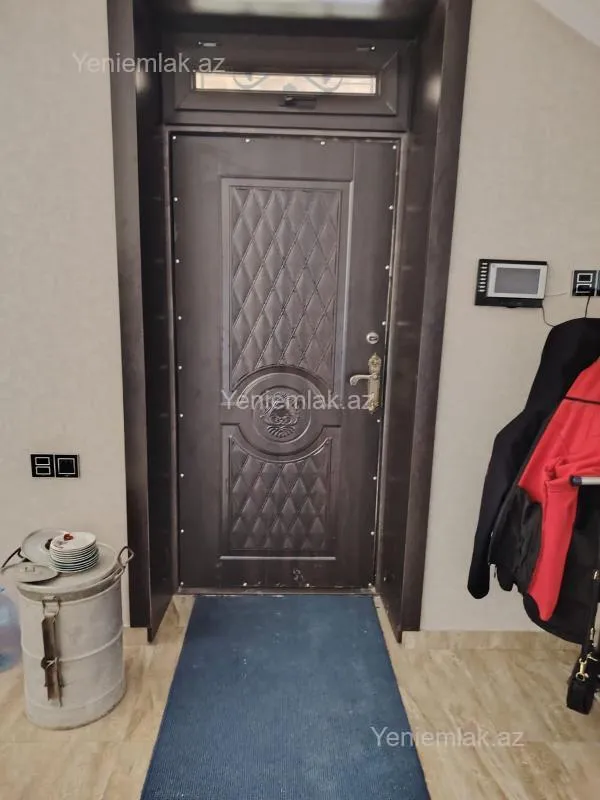 Satılır 5 otaqlı həyət evi 300 m²