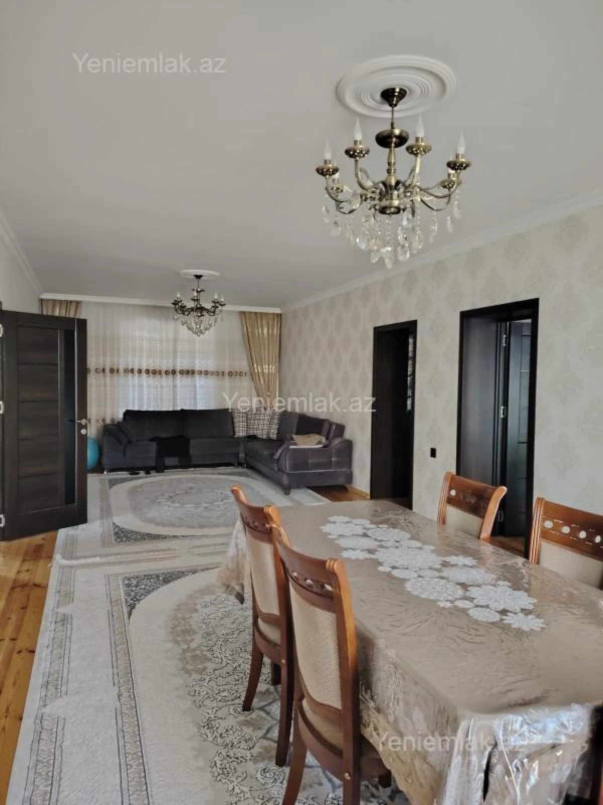 Satılır 5 otaqlı həyət evi 300 m²