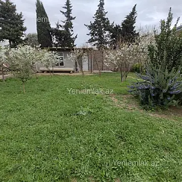 Satılır 5 otaqlı həyət evi 300 m²