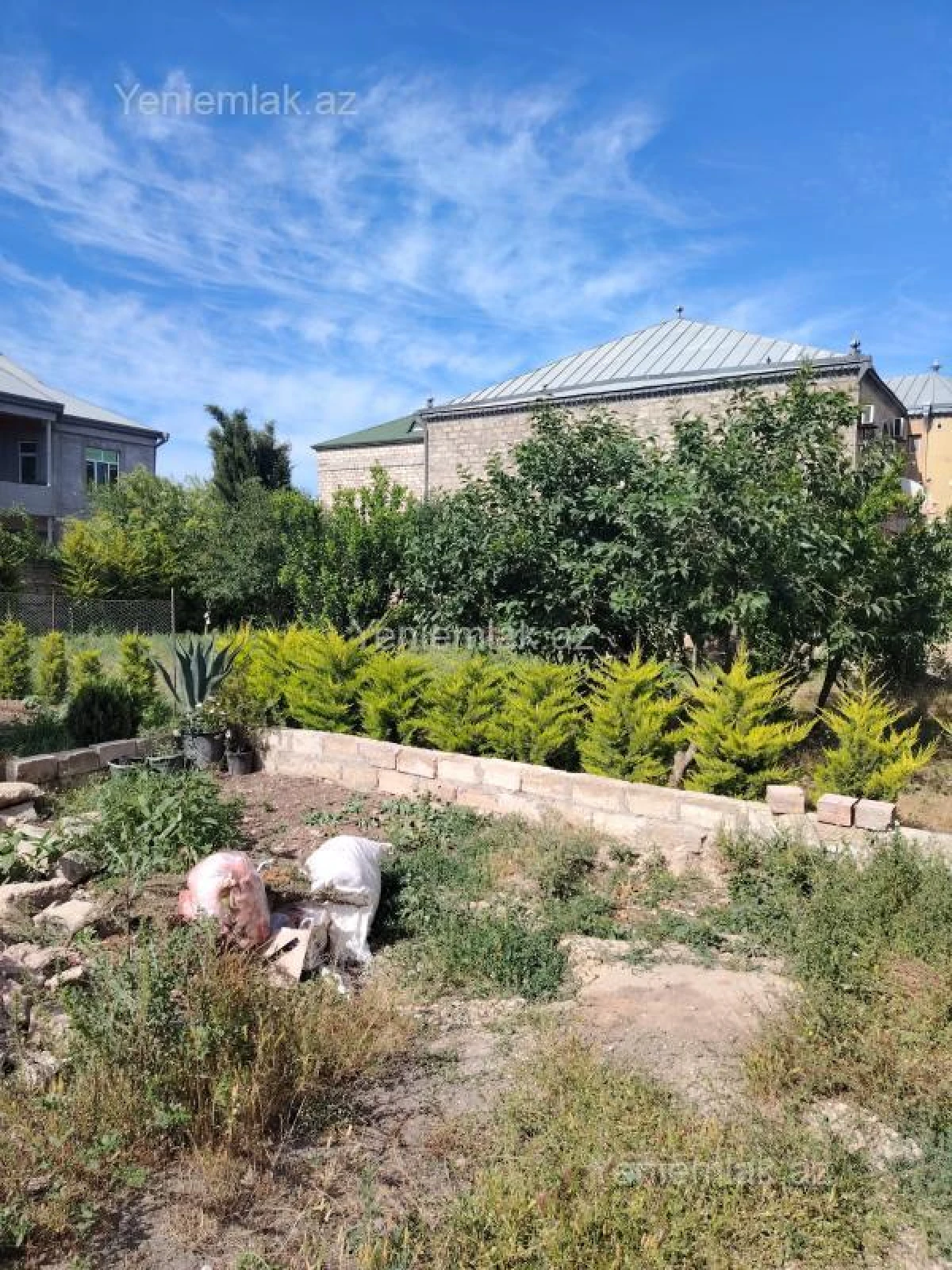 Satılır 5 otaqlı həyət evi 300 m²