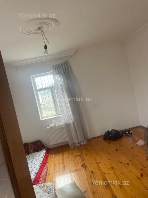 Satılır 7 otaqlı həyət evi 350 m²