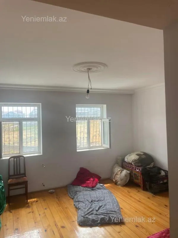 Satılır 7 otaqlı həyət evi 350 m²
