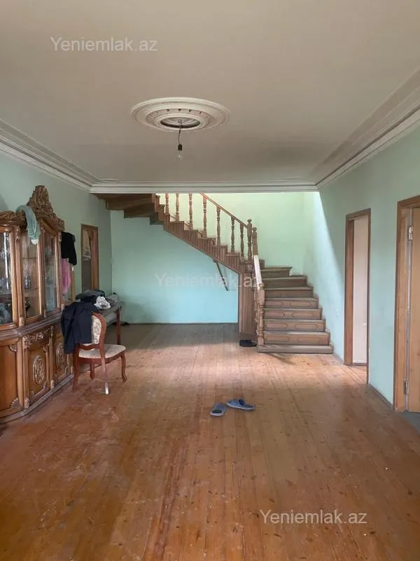 Satılır 7 otaqlı həyət evi 350 m²