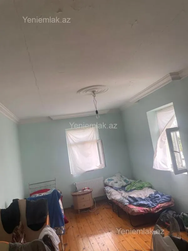 Satılır 7 otaqlı həyət evi 350 m²
