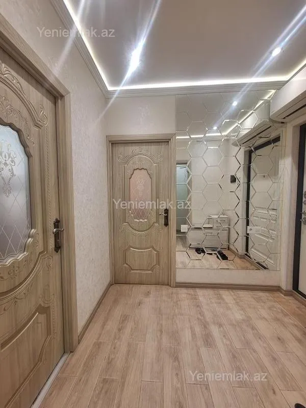 Satılır 4 otaqlı köhnə tikili 85 m²